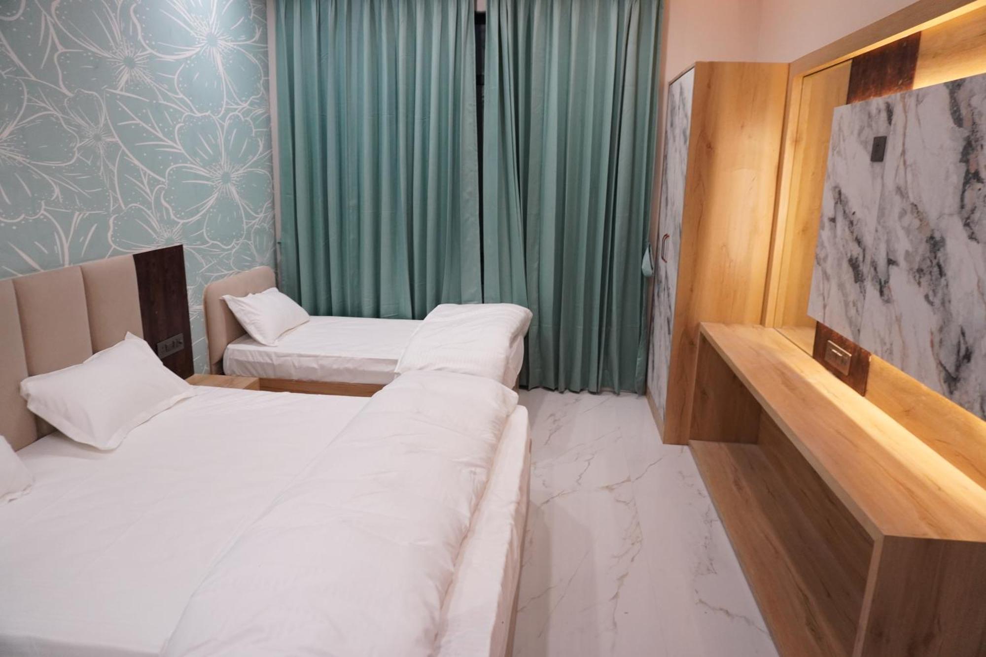 Hotel Heera Palace Khātu Εξωτερικό φωτογραφία