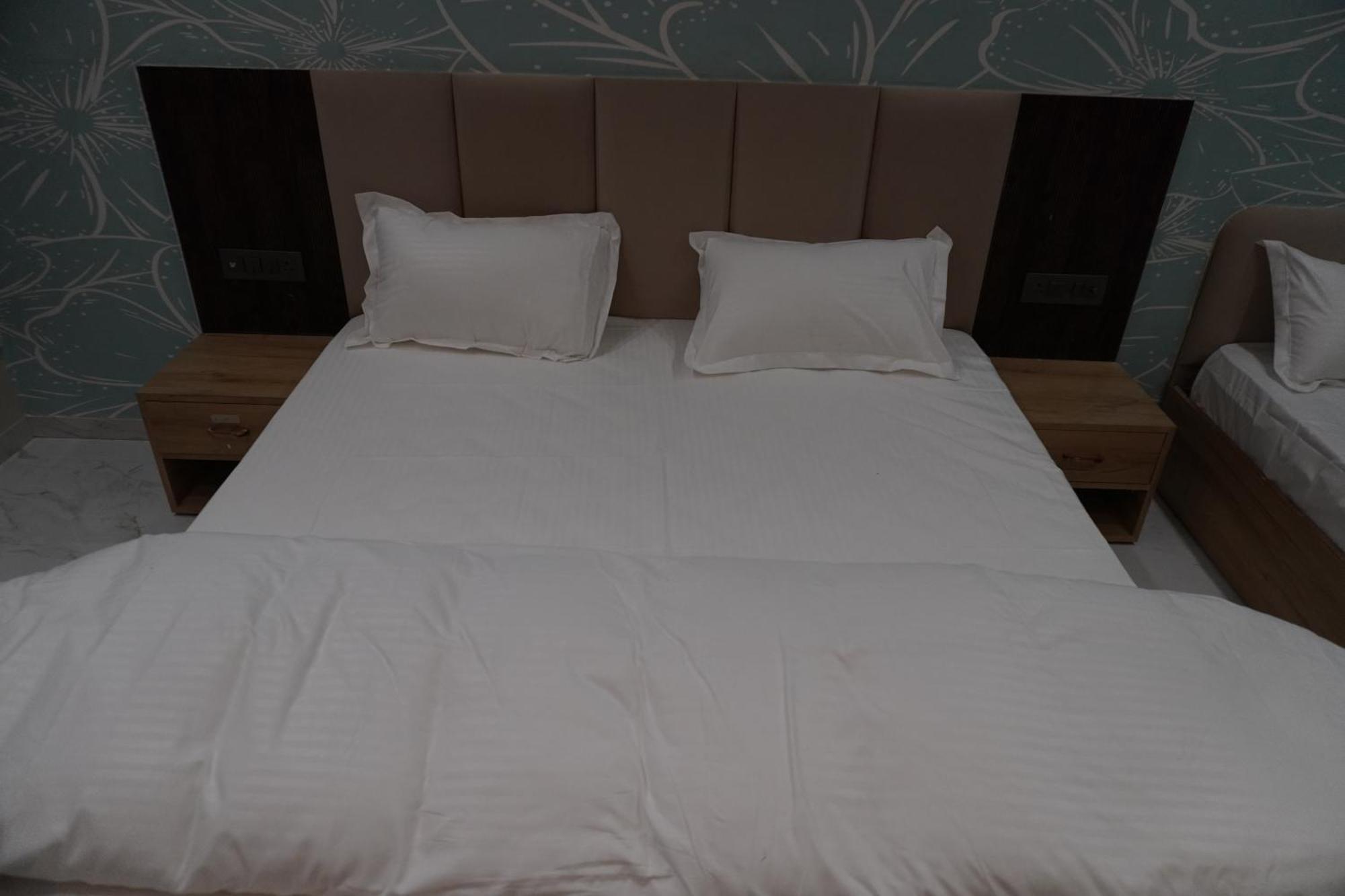 Hotel Heera Palace Khātu Εξωτερικό φωτογραφία