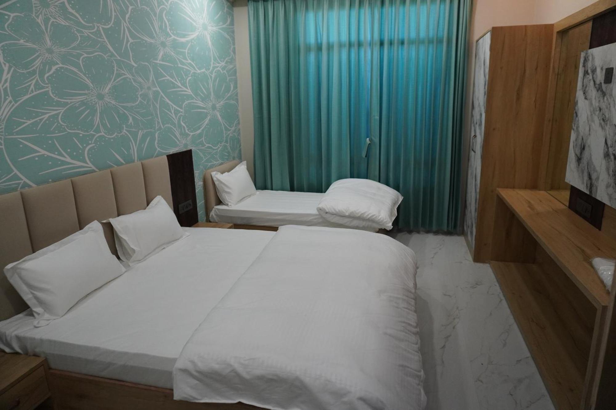 Hotel Heera Palace Khātu Εξωτερικό φωτογραφία
