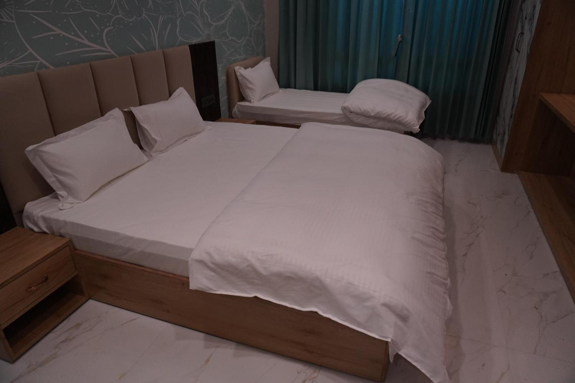 Hotel Heera Palace Khātu Εξωτερικό φωτογραφία