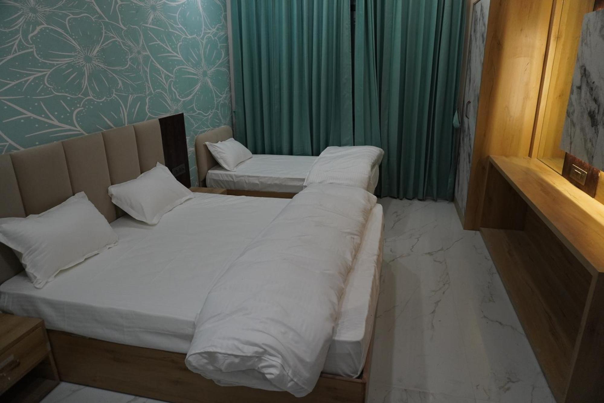 Hotel Heera Palace Khātu Εξωτερικό φωτογραφία