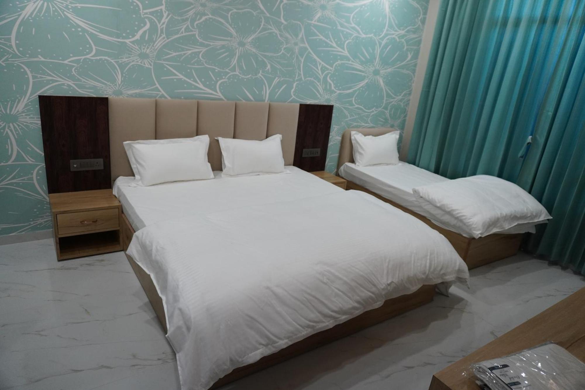 Hotel Heera Palace Khātu Εξωτερικό φωτογραφία