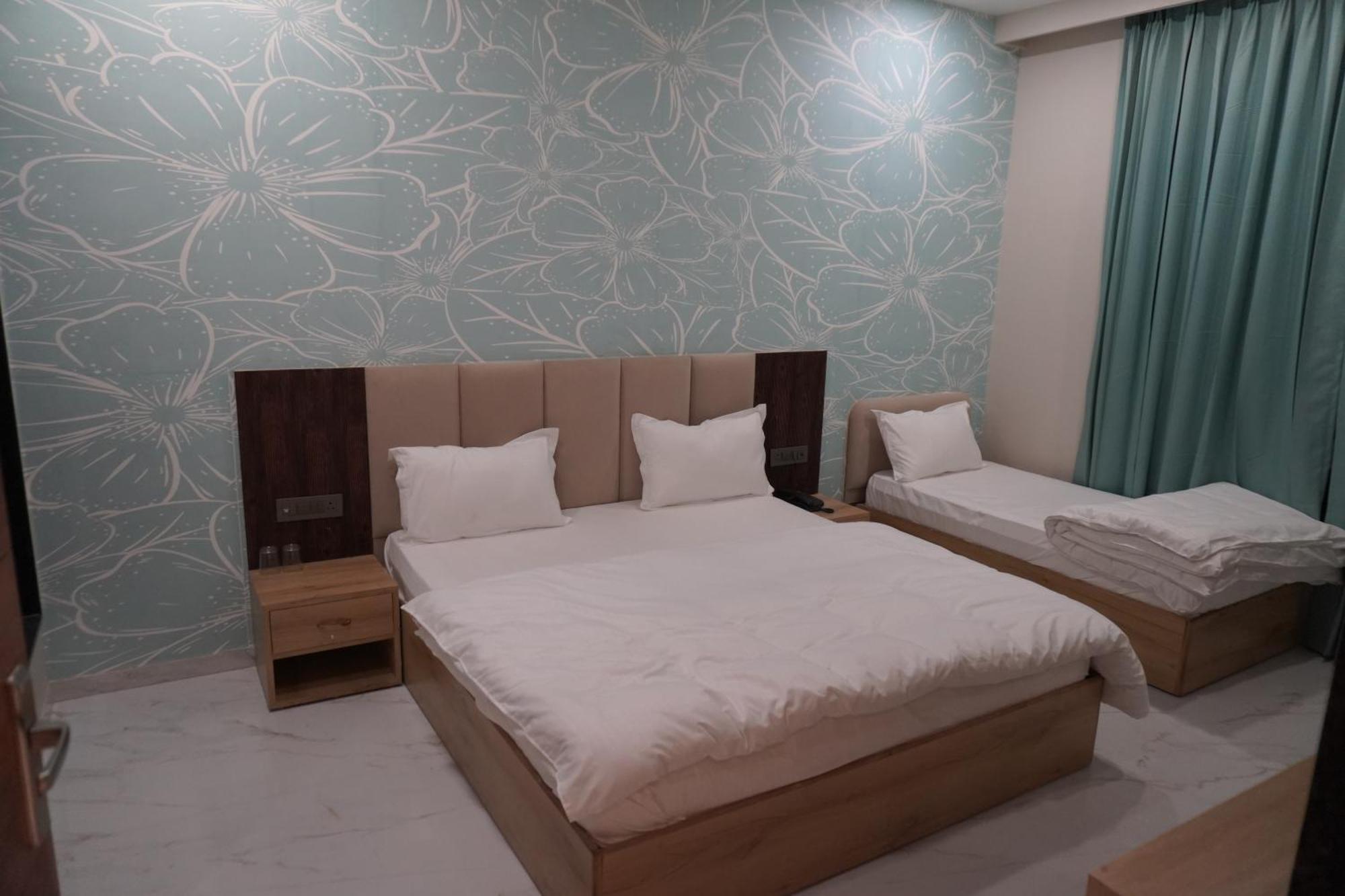 Hotel Heera Palace Khātu Εξωτερικό φωτογραφία
