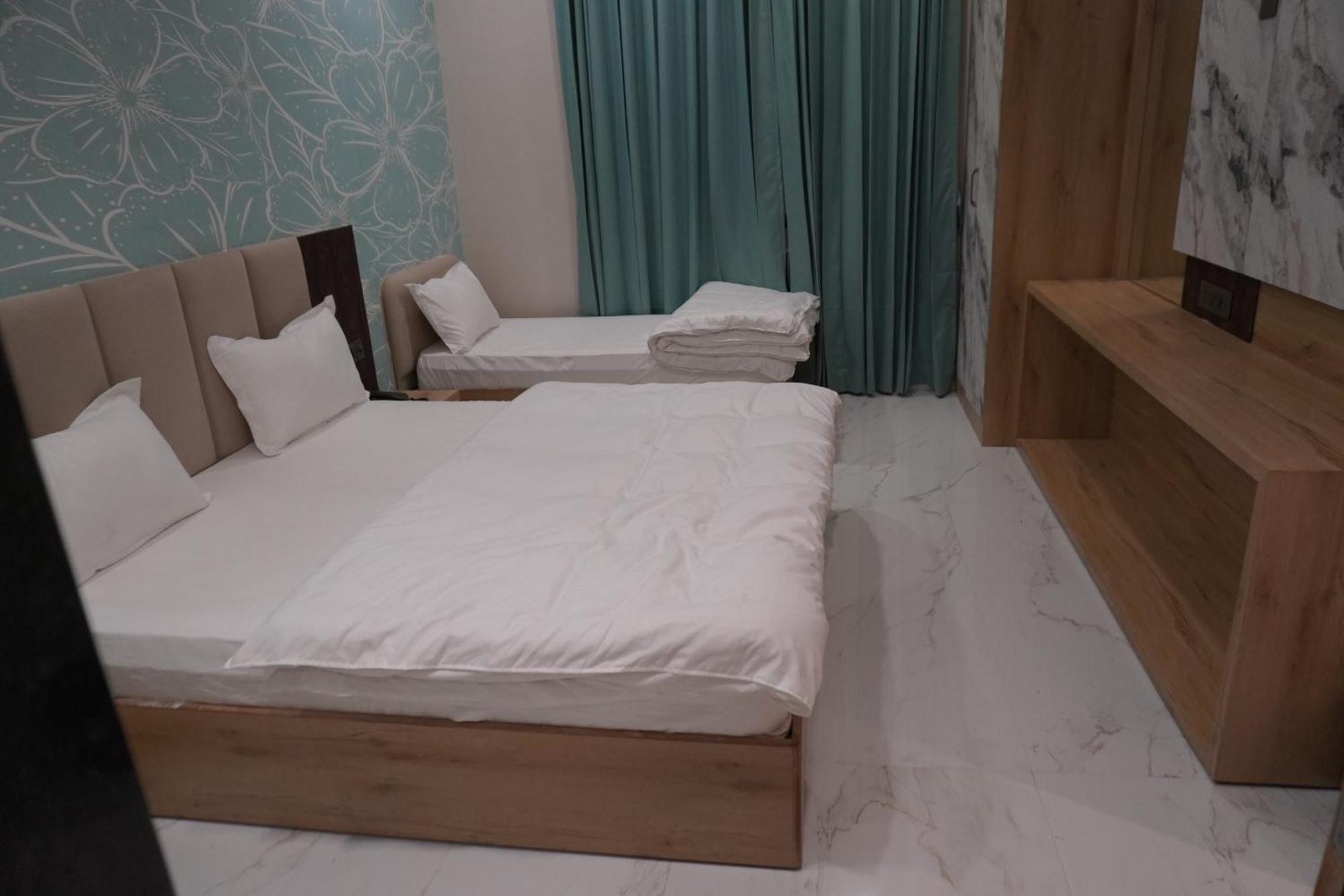 Hotel Heera Palace Khātu Εξωτερικό φωτογραφία