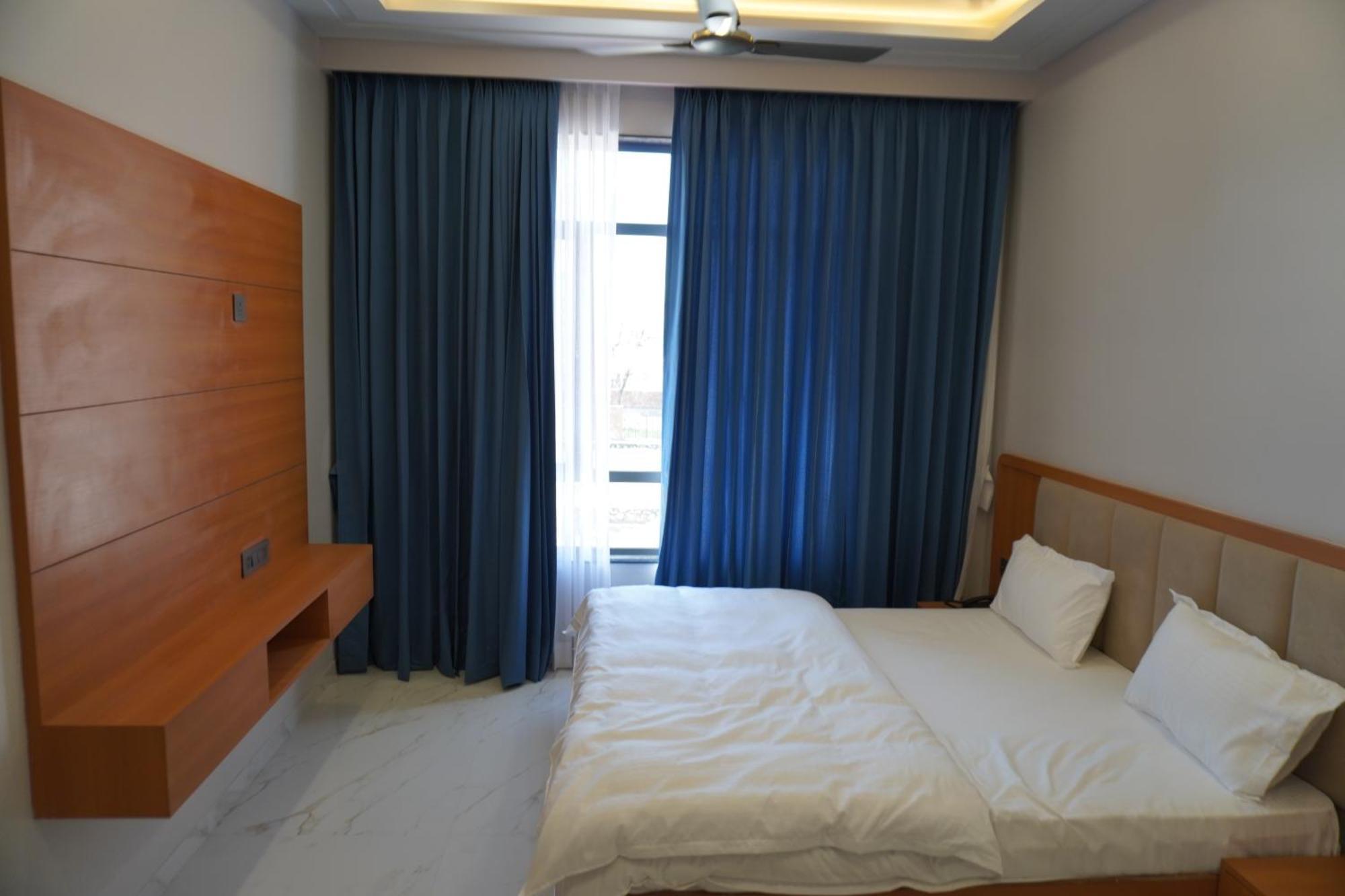 Hotel Heera Palace Khātu Εξωτερικό φωτογραφία